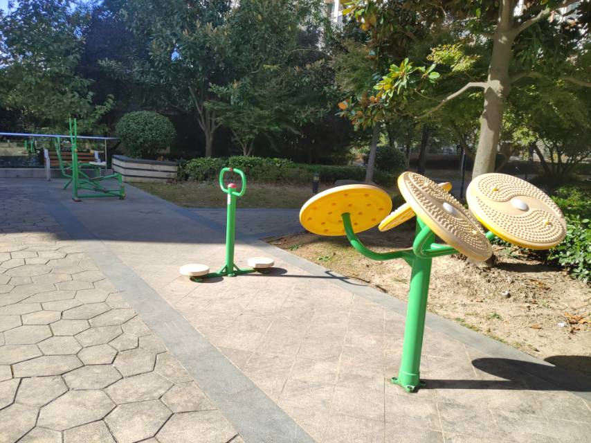 高行鎮(zhèn)森蘭尚城居委健身苑點(diǎn)2