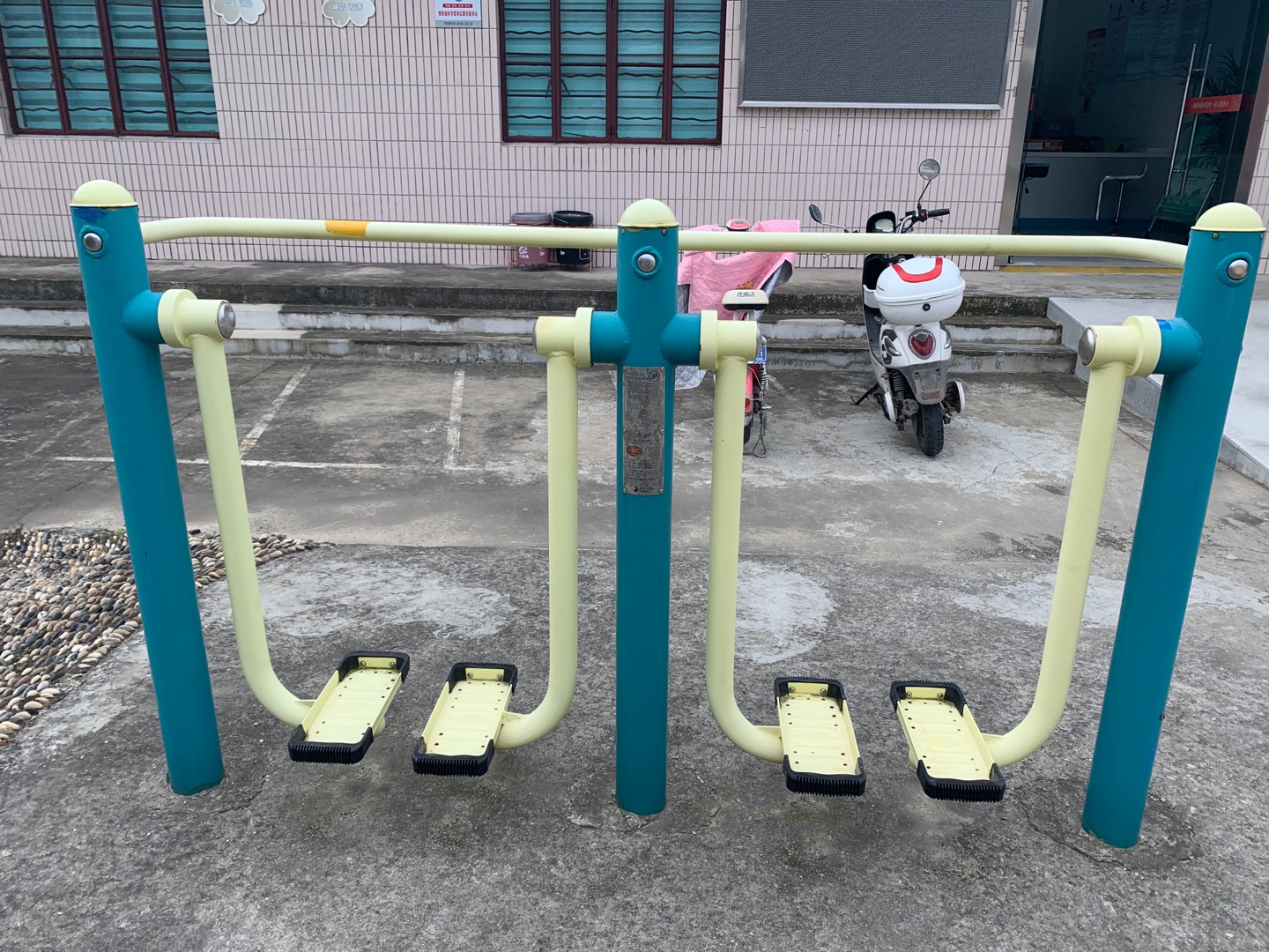 雙位太空漫步機