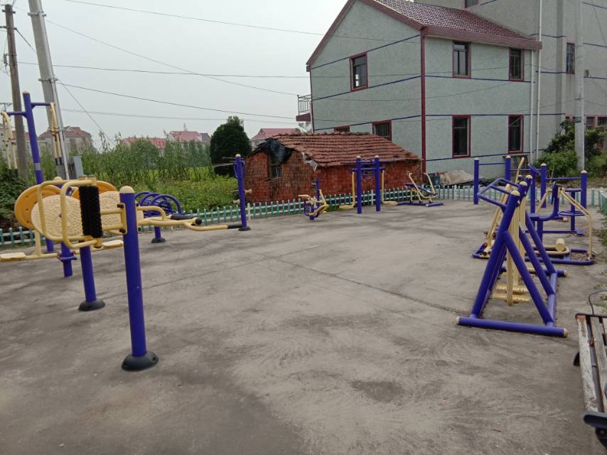 堡鎮(zhèn)四滧村19隊(duì)健身點(diǎn)