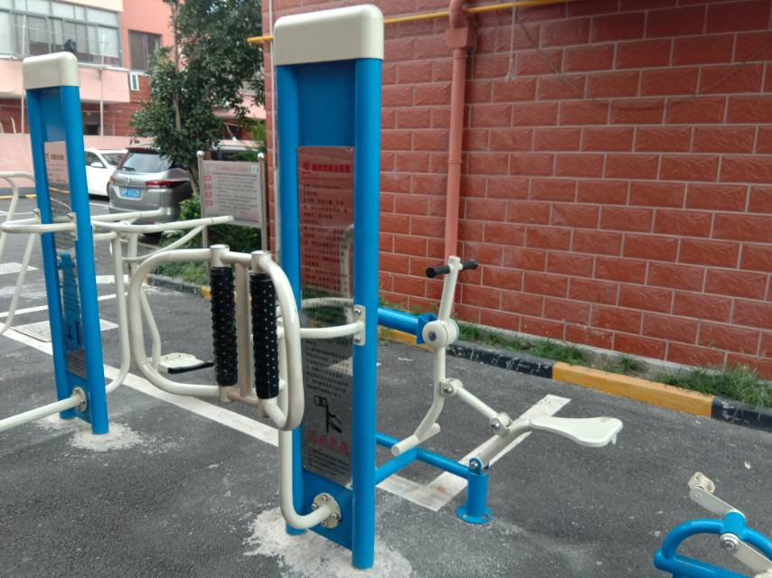 腰背按摩訓(xùn)練器