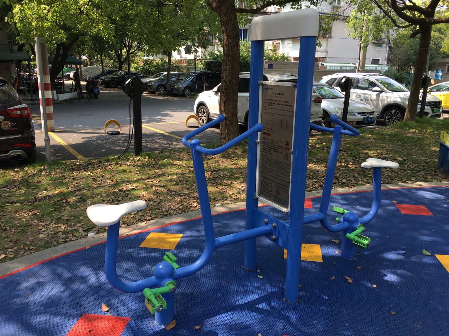 雙立柱健身車(chē)