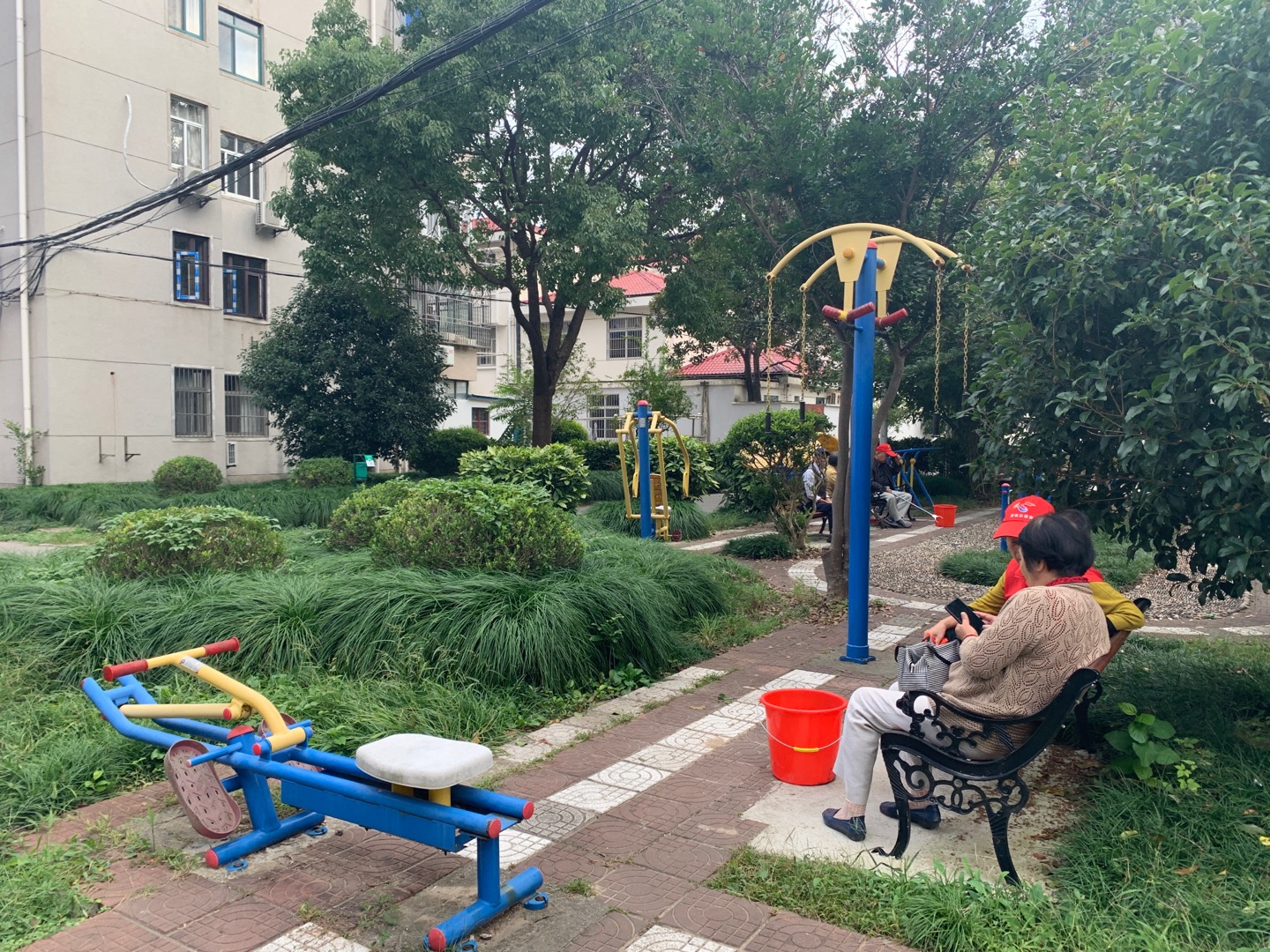 堡鎮(zhèn)向陽新村89號健身點