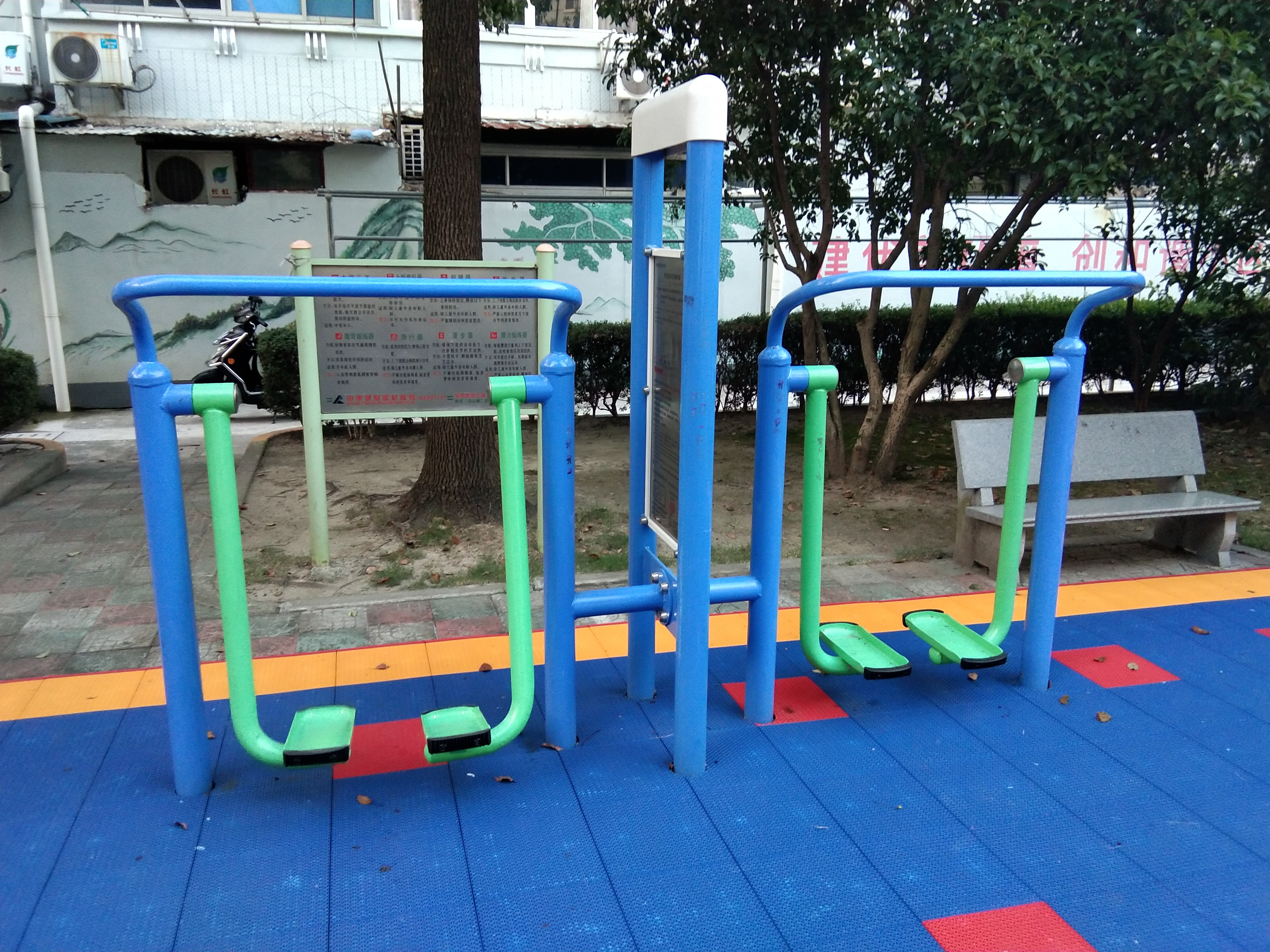 雙立柱太空漫步器