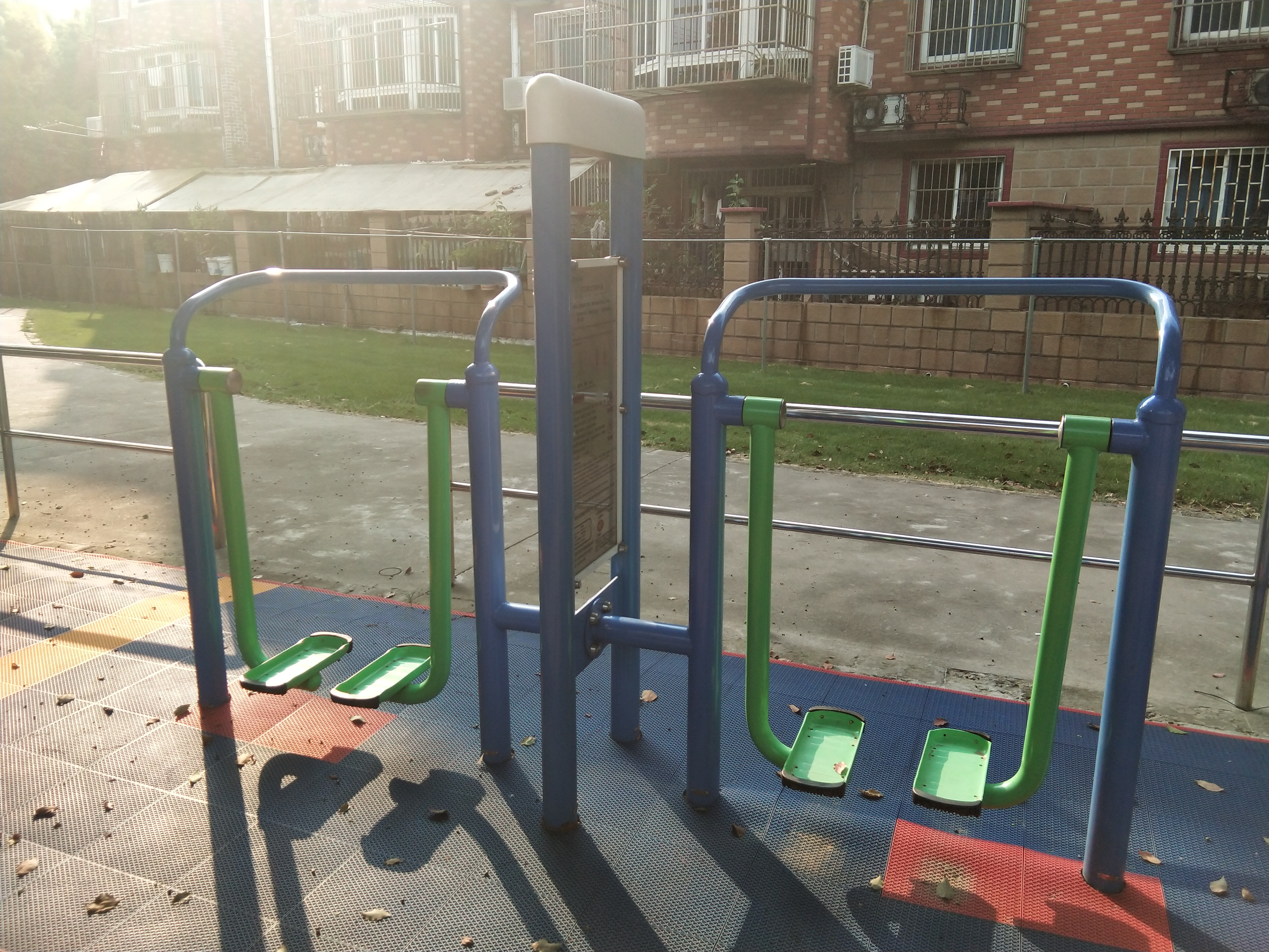 雙立柱太空漫步器