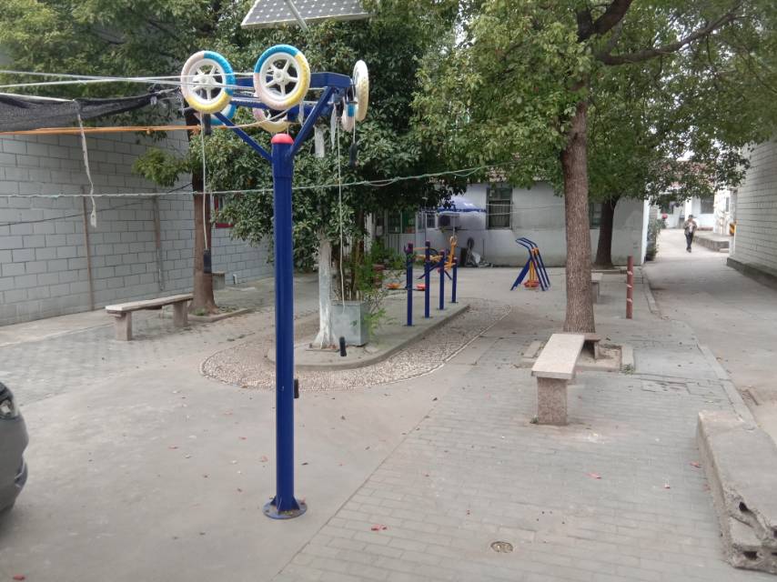 紅旗村陳家宅14號(hào)東側(cè)健身路徑