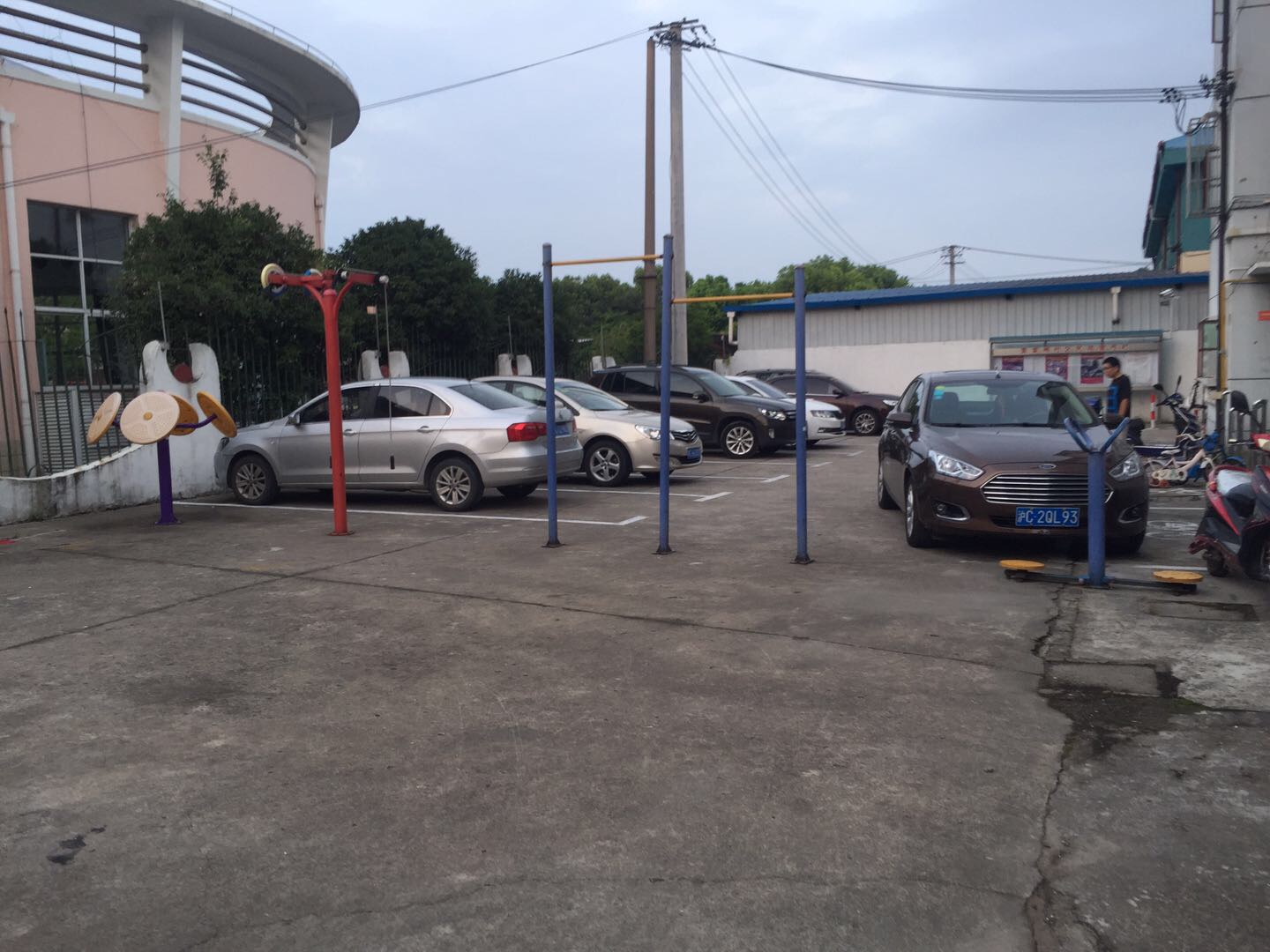 華亭鎮(zhèn)袁家橋社區(qū)健身點