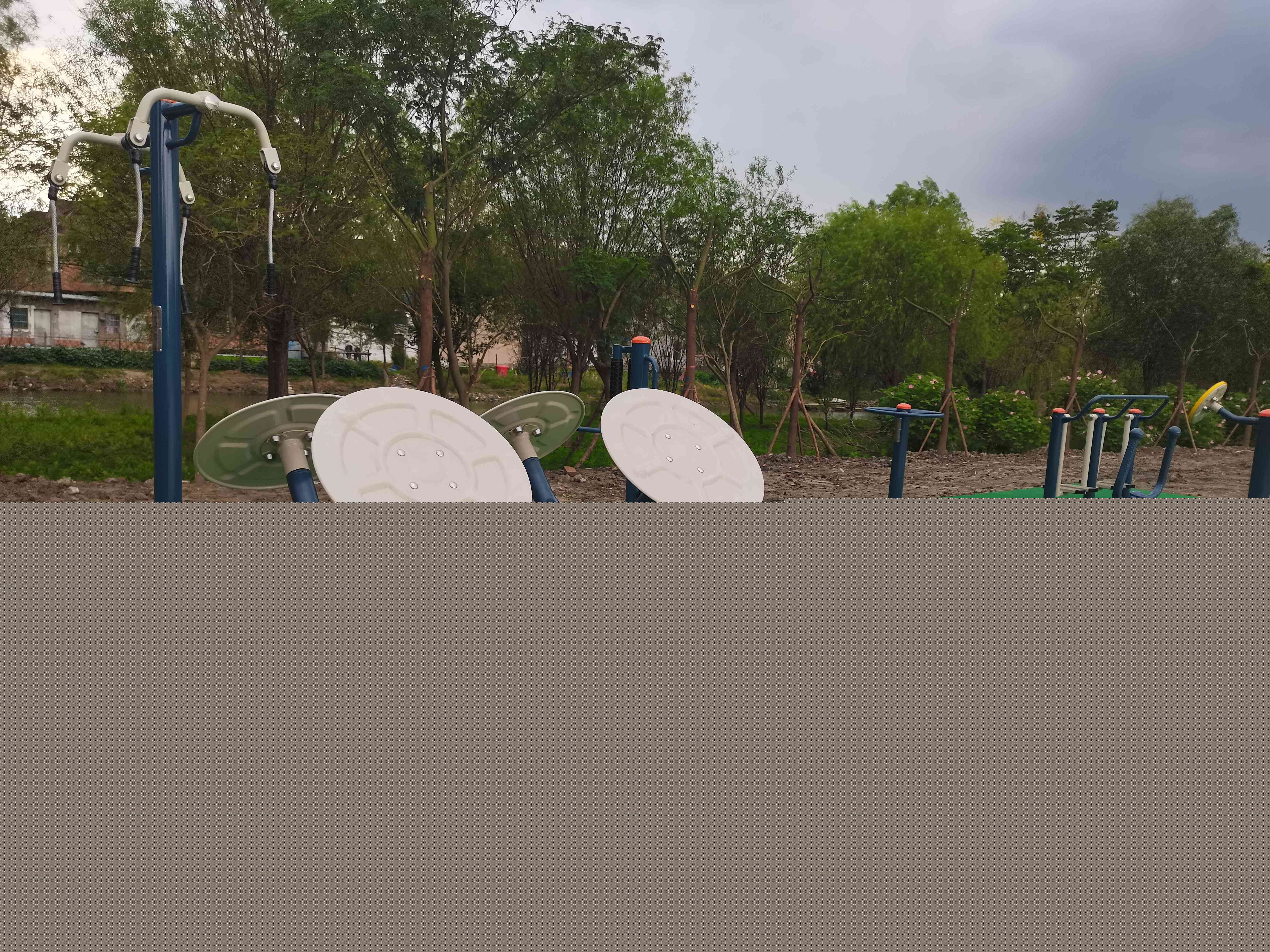 香花橋街道青山社區(qū)居委會(huì)健身苑點(diǎn)