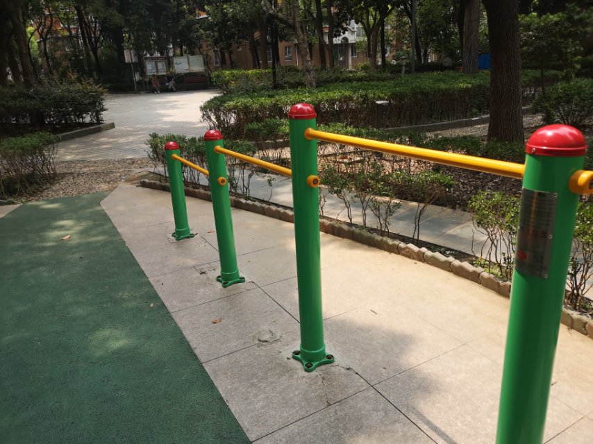 多聯(lián)壓腿架