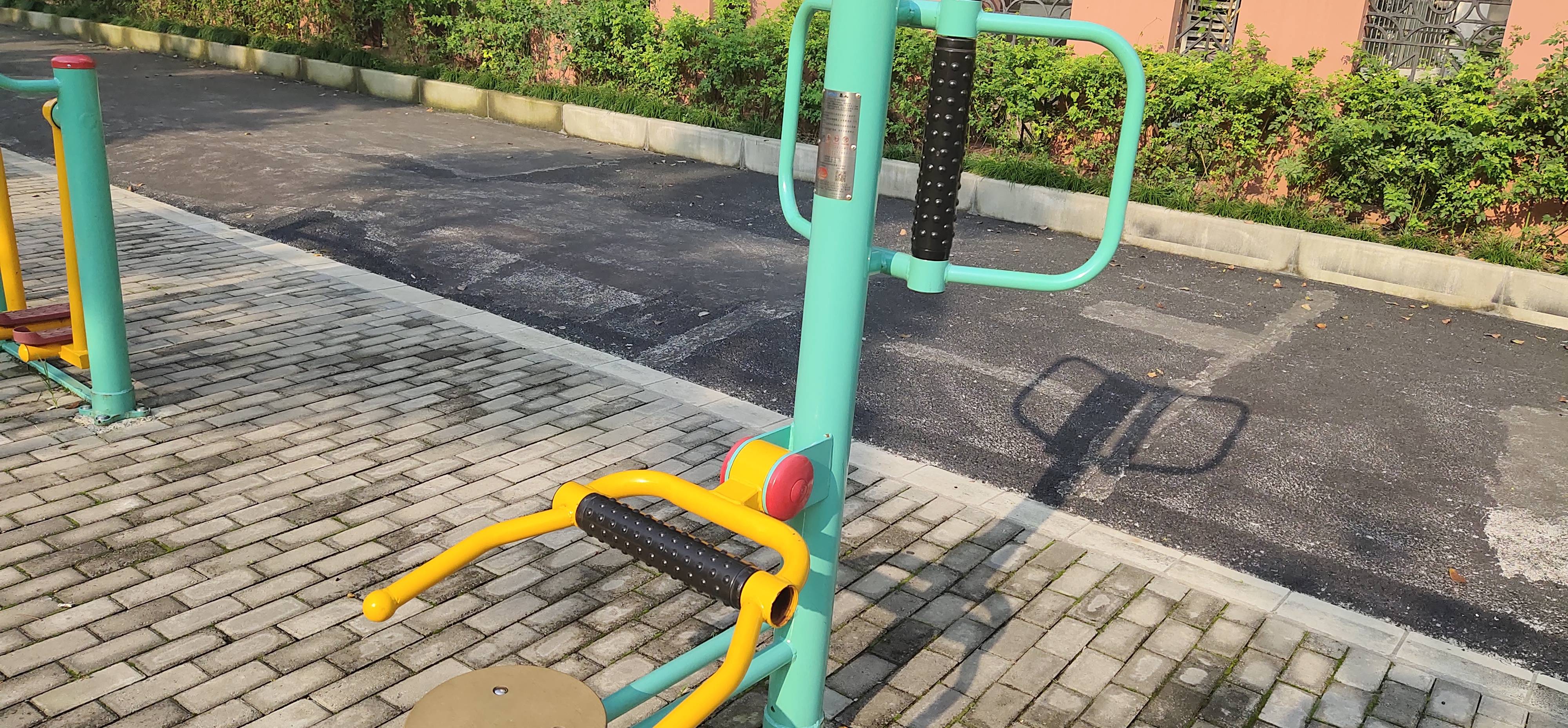 坐式腰背按摩器 坐式腰背按摩器