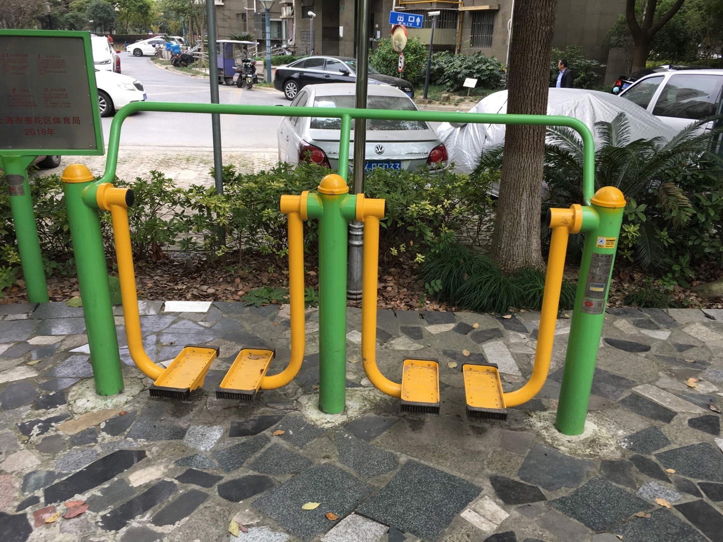 雙位太空漫步機