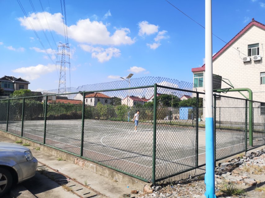 建龍居委籃球場(chǎng)