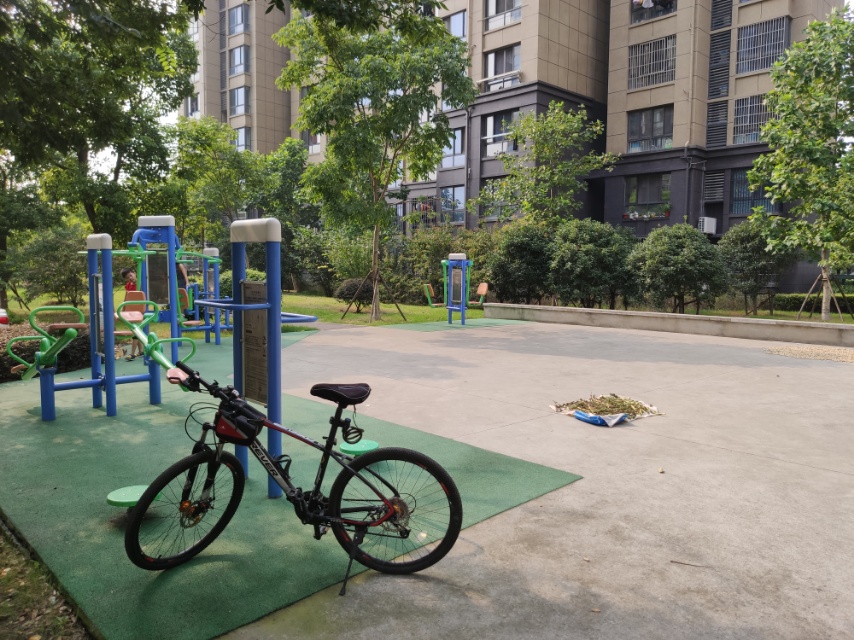 華騰苑健身點(diǎn)（西）