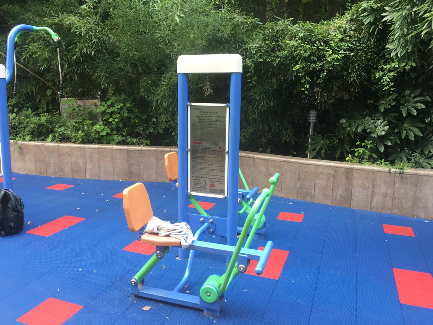 雙立柱平推平拉訓(xùn)練器