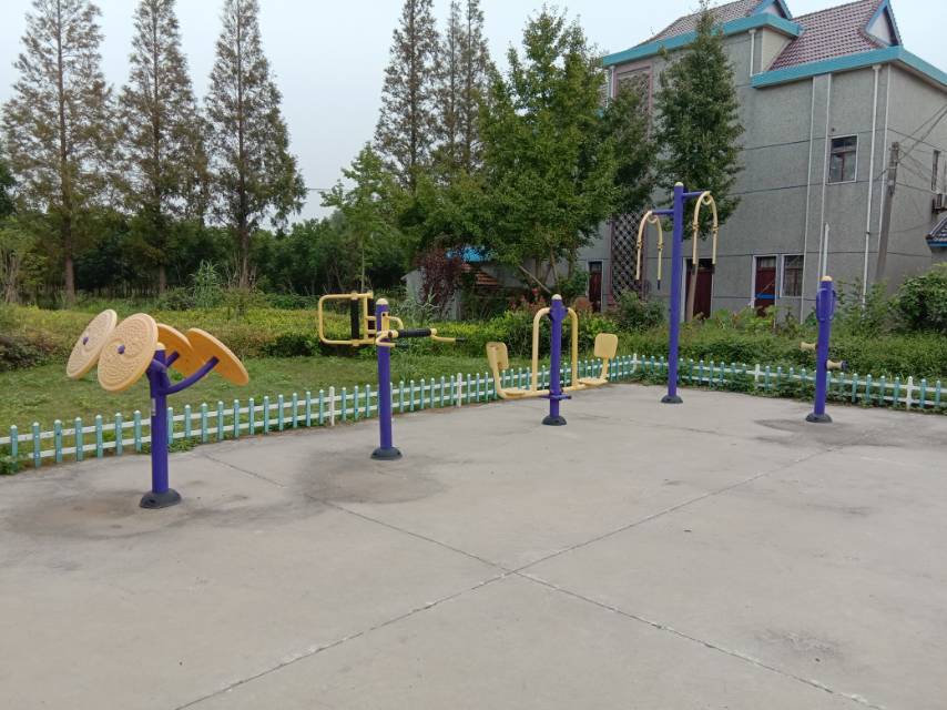 堡鎮(zhèn)四滧村11隊健身點