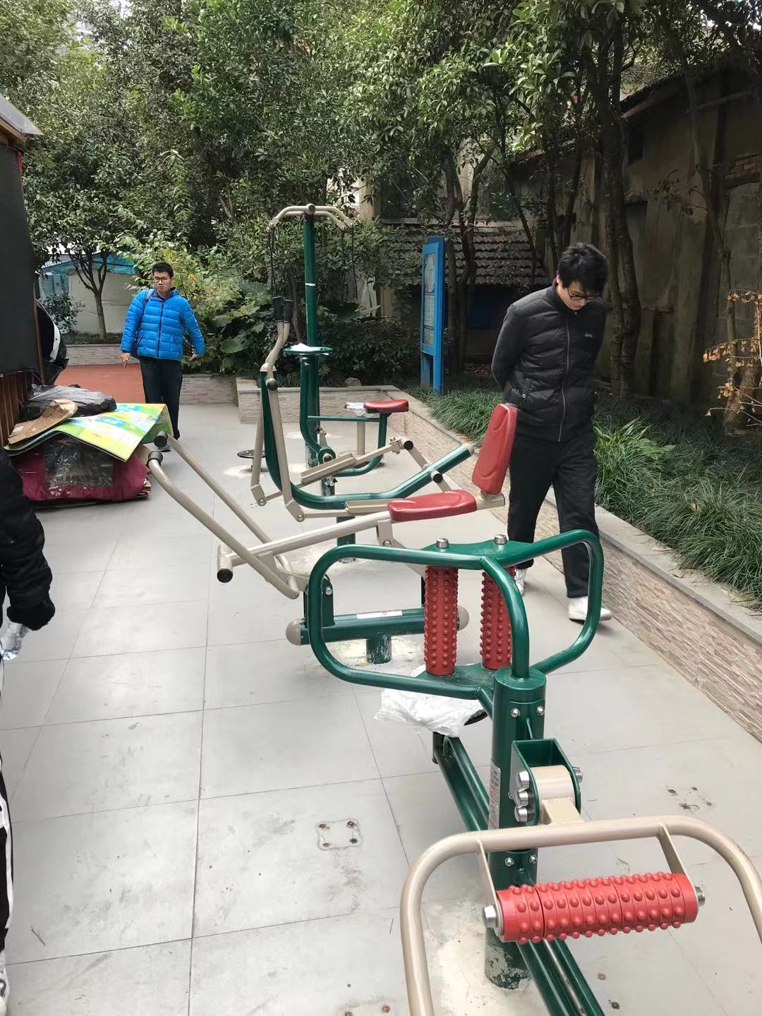 靜安區(qū)曹家渡街道高榮居委健身點(diǎn) （萬航渡路661弄二）