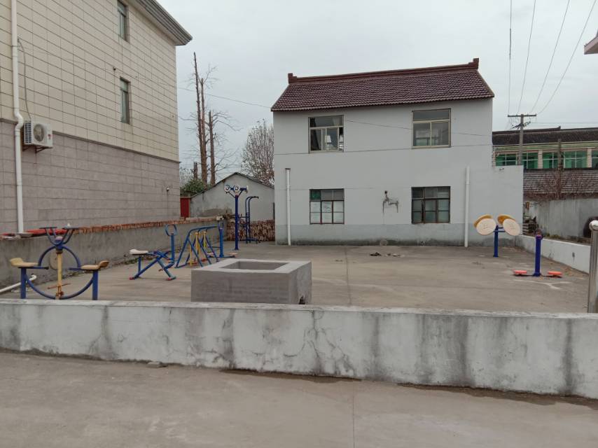 新東村1組東海147號(hào)宅東健身路徑