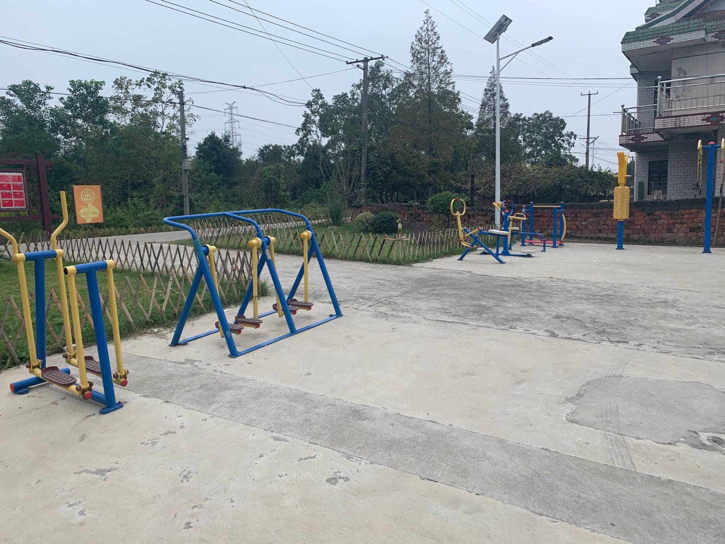 長(zhǎng)興村健身點(diǎn)3