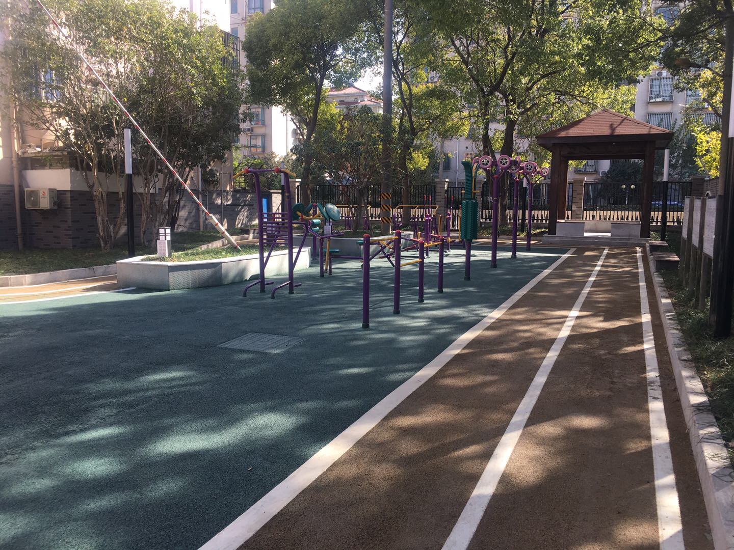 凌十一居委健身點2