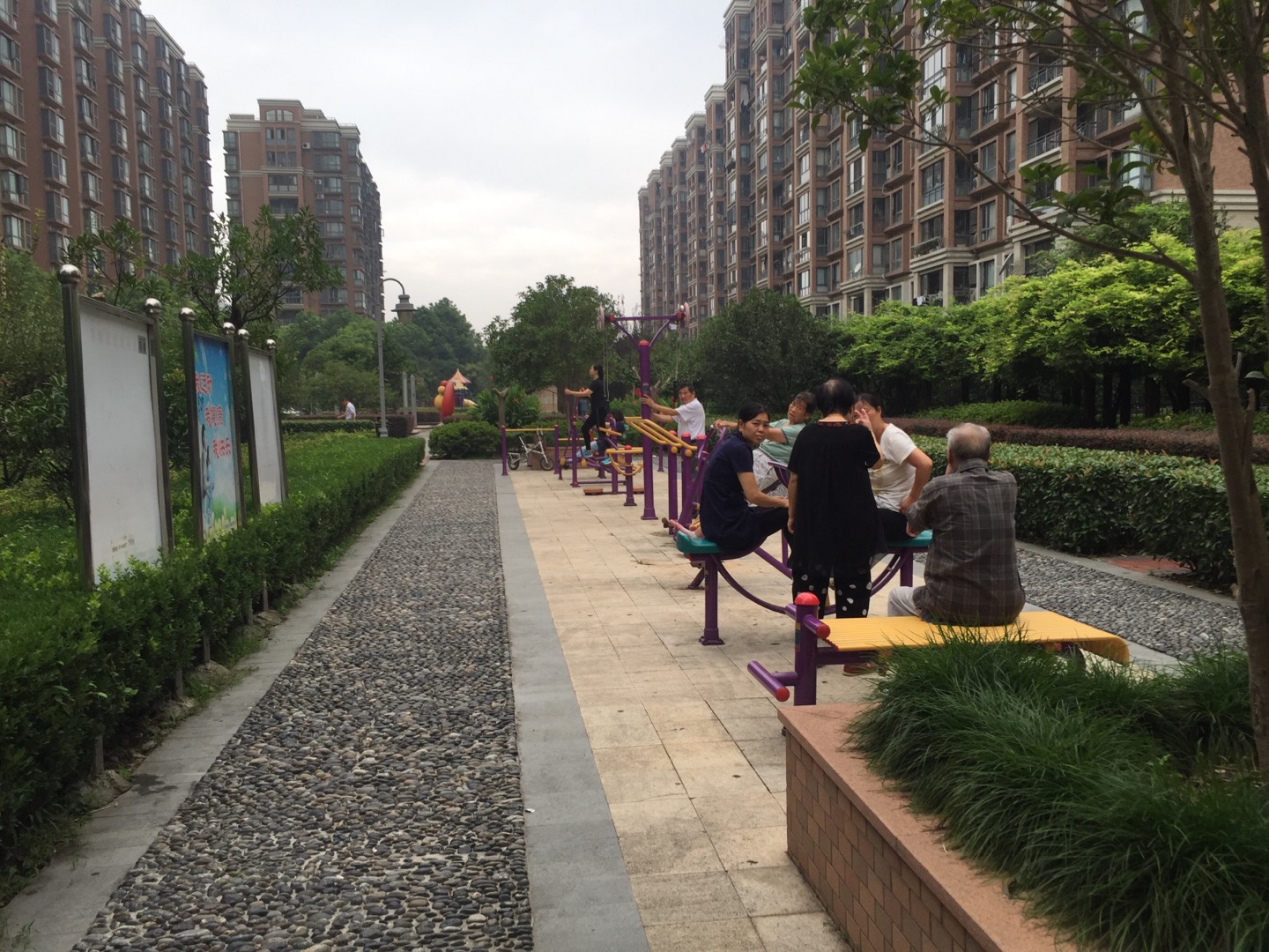 華漕二居委萬博家園健身點