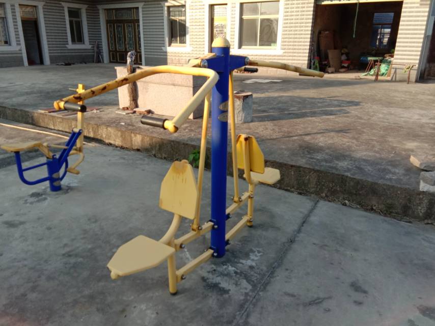 坐拉訓(xùn)練器