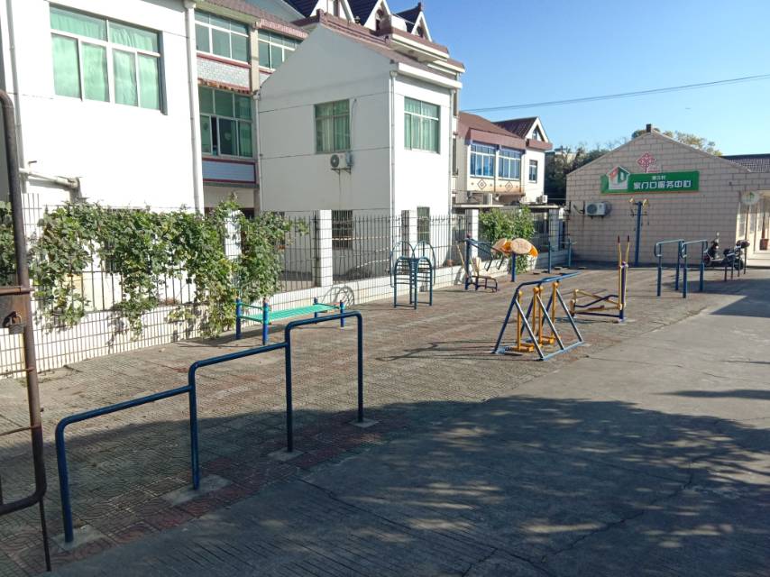 望三村60號(hào)村委會(huì)健身路徑