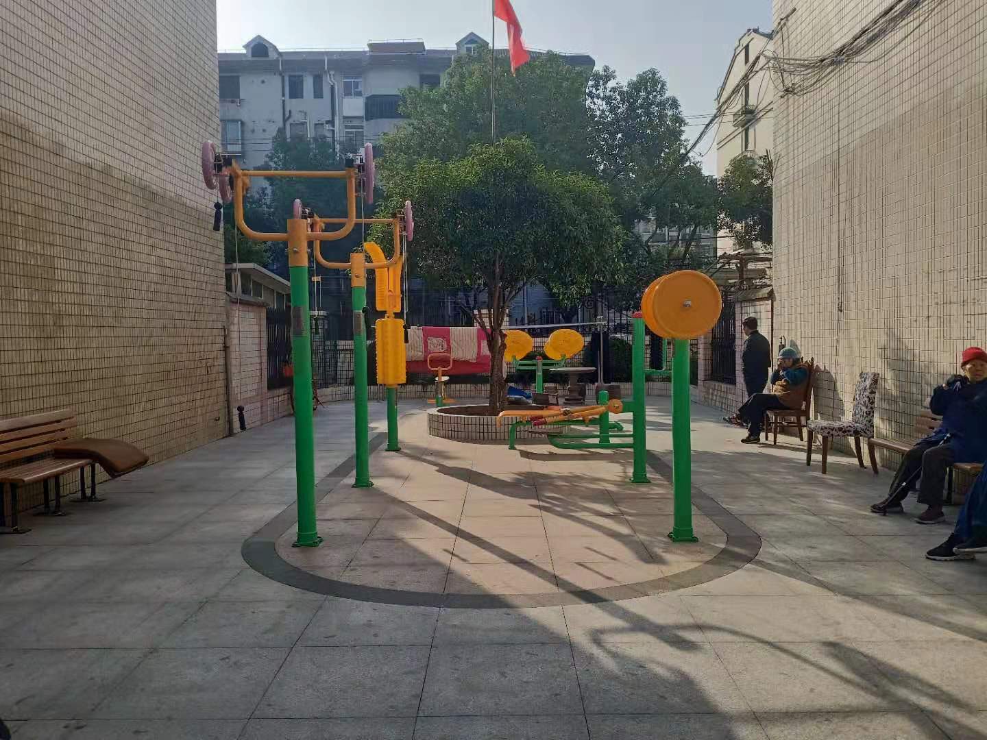 西郊居委西郊公寓健身點(diǎn)