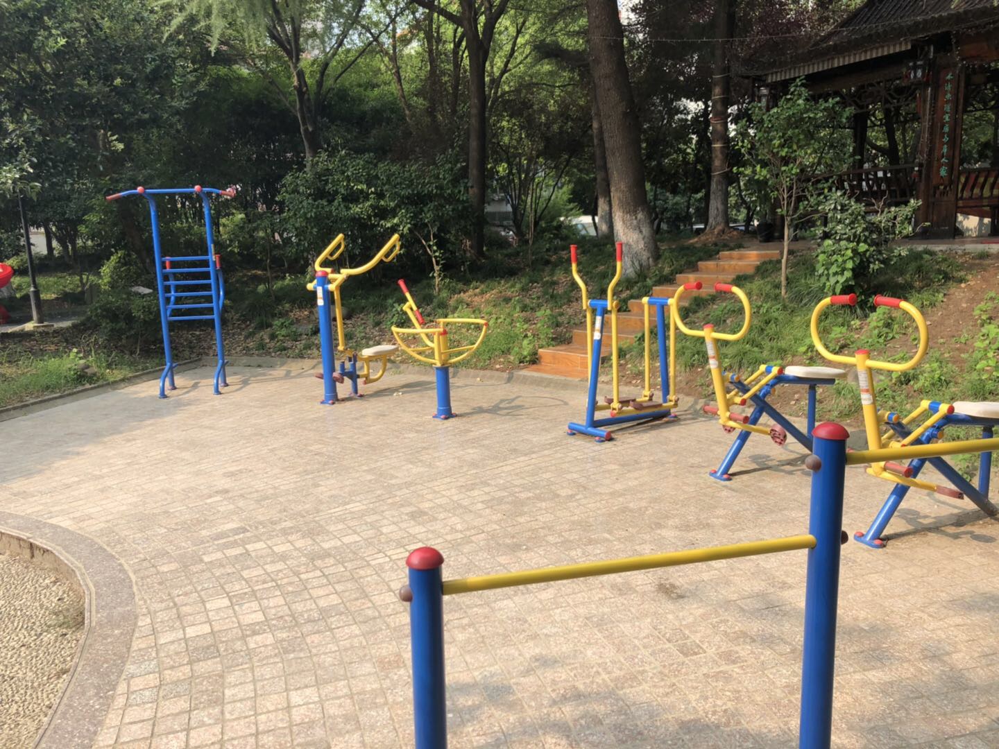 華梅花苑居委A健身苑點(diǎn)