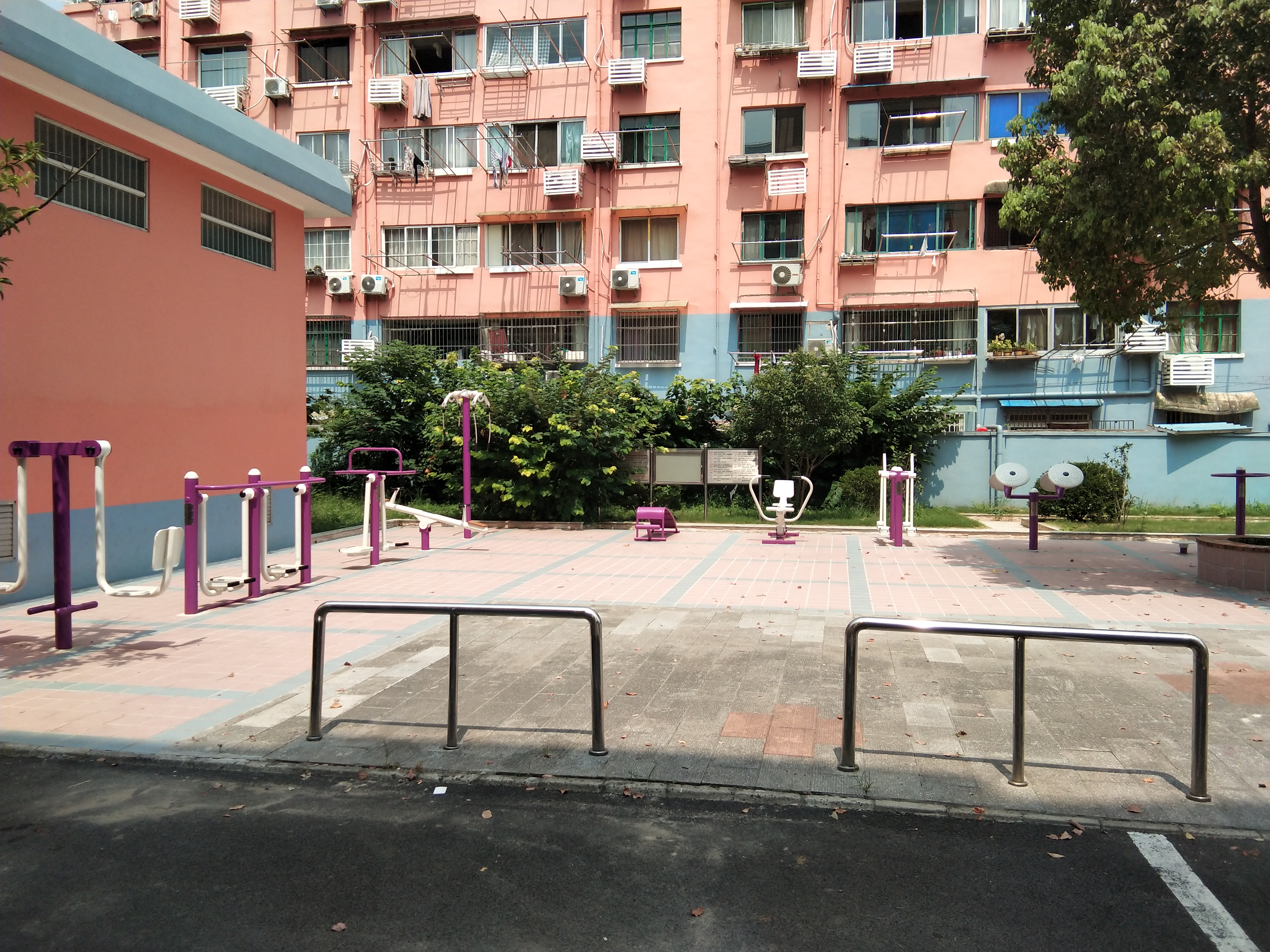 西環(huán)一、二村健身點(diǎn)