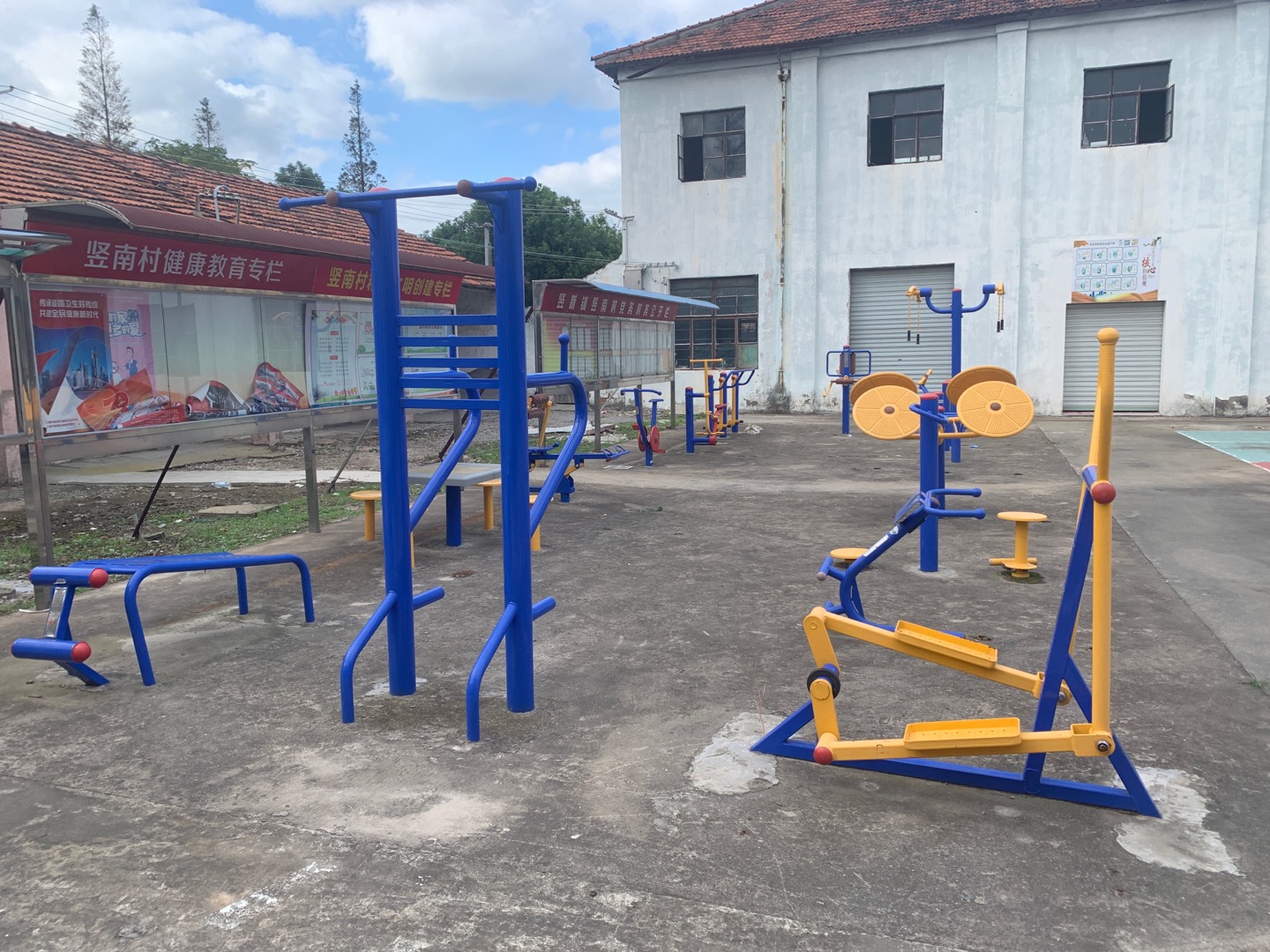 豎新鎮(zhèn)豎南村健身點三