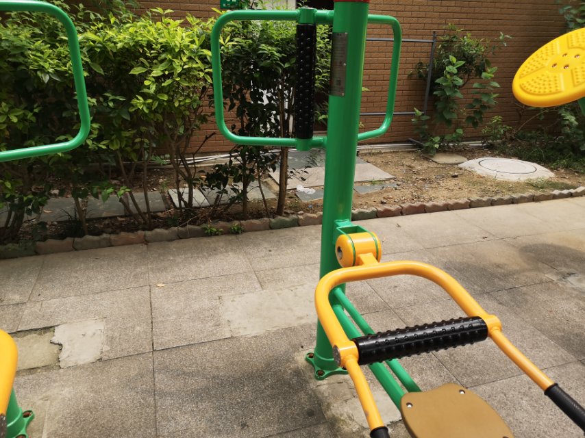 坐式腰背按摩器