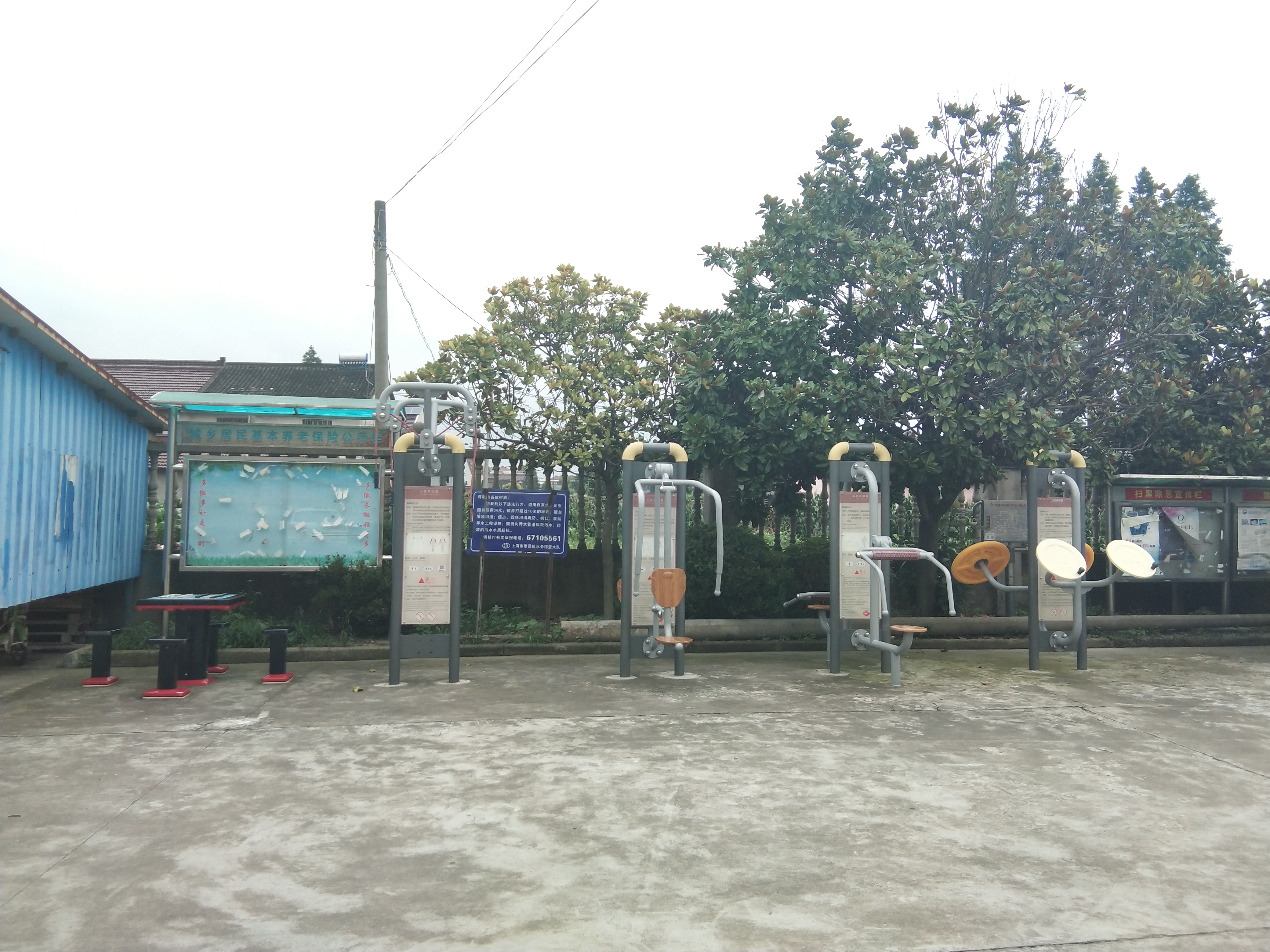 奉城鎮(zhèn)洪廟村市民益智健身苑點(diǎn)