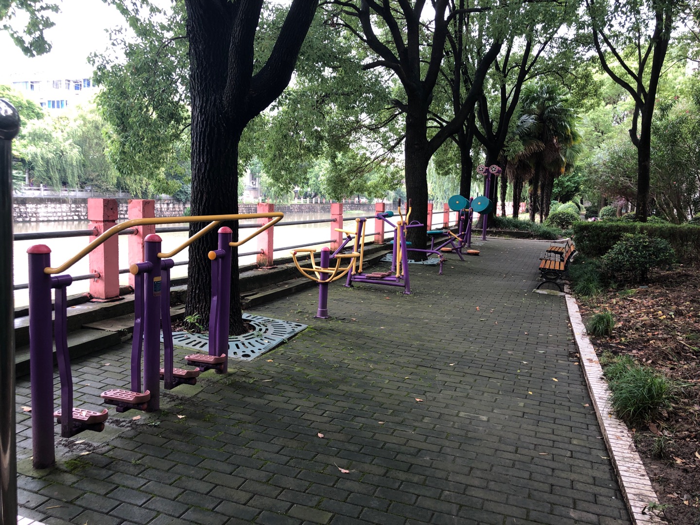 解放三居健身點(diǎn)③