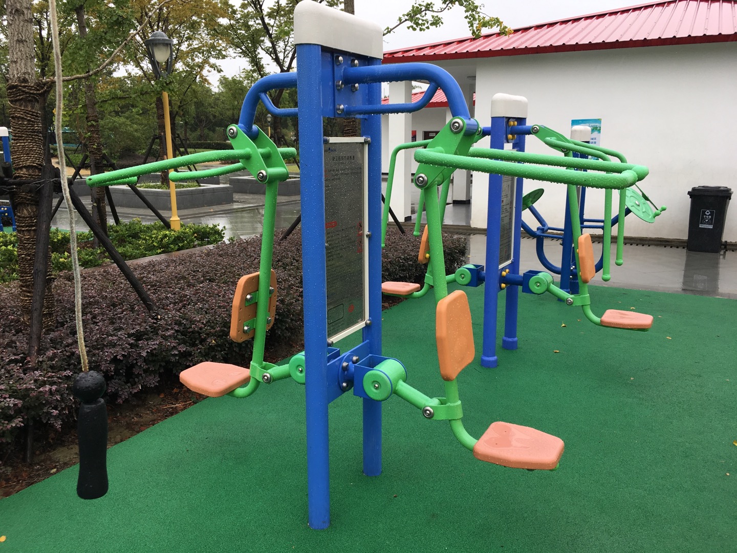 雙立柱拉力訓(xùn)練器