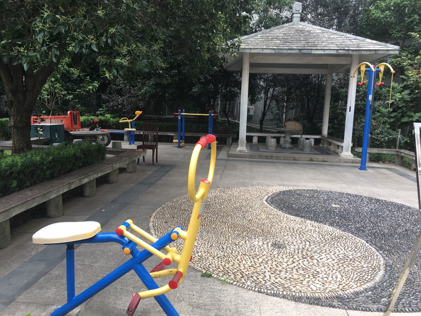 西郊居委西郊公寓（北塊）健身點