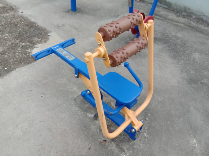 腹背屈伸訓練器