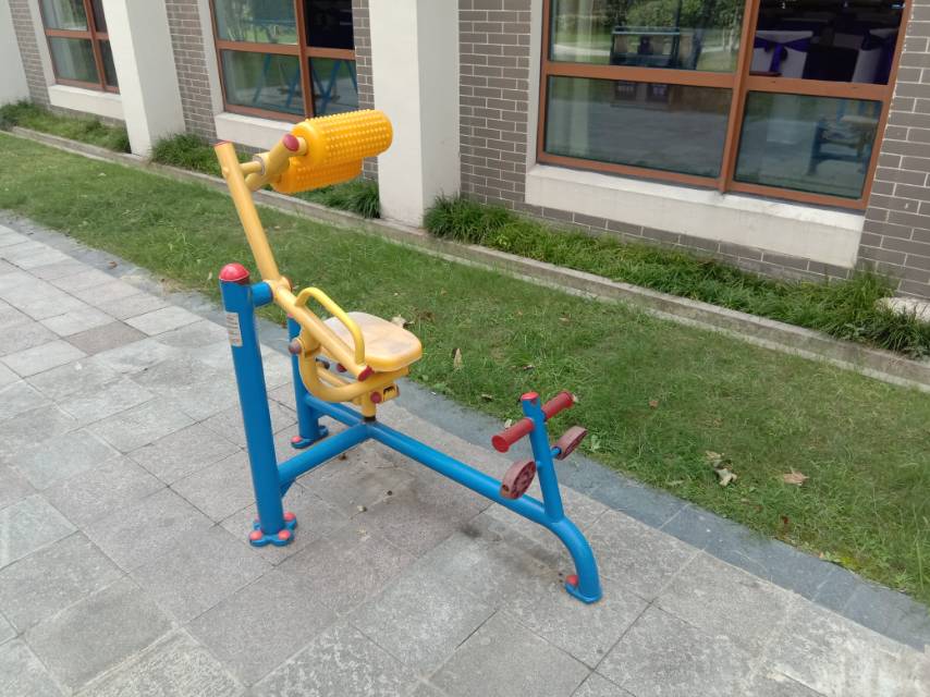 自重腹背鍛煉器