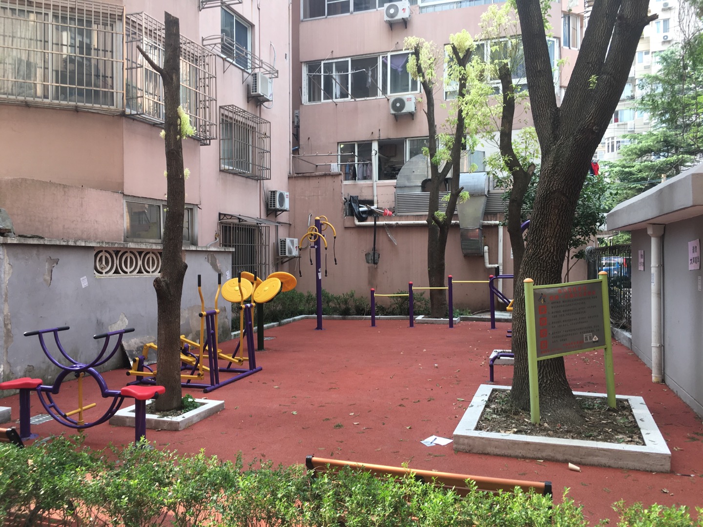 虹鹿一公寓健身點(diǎn)