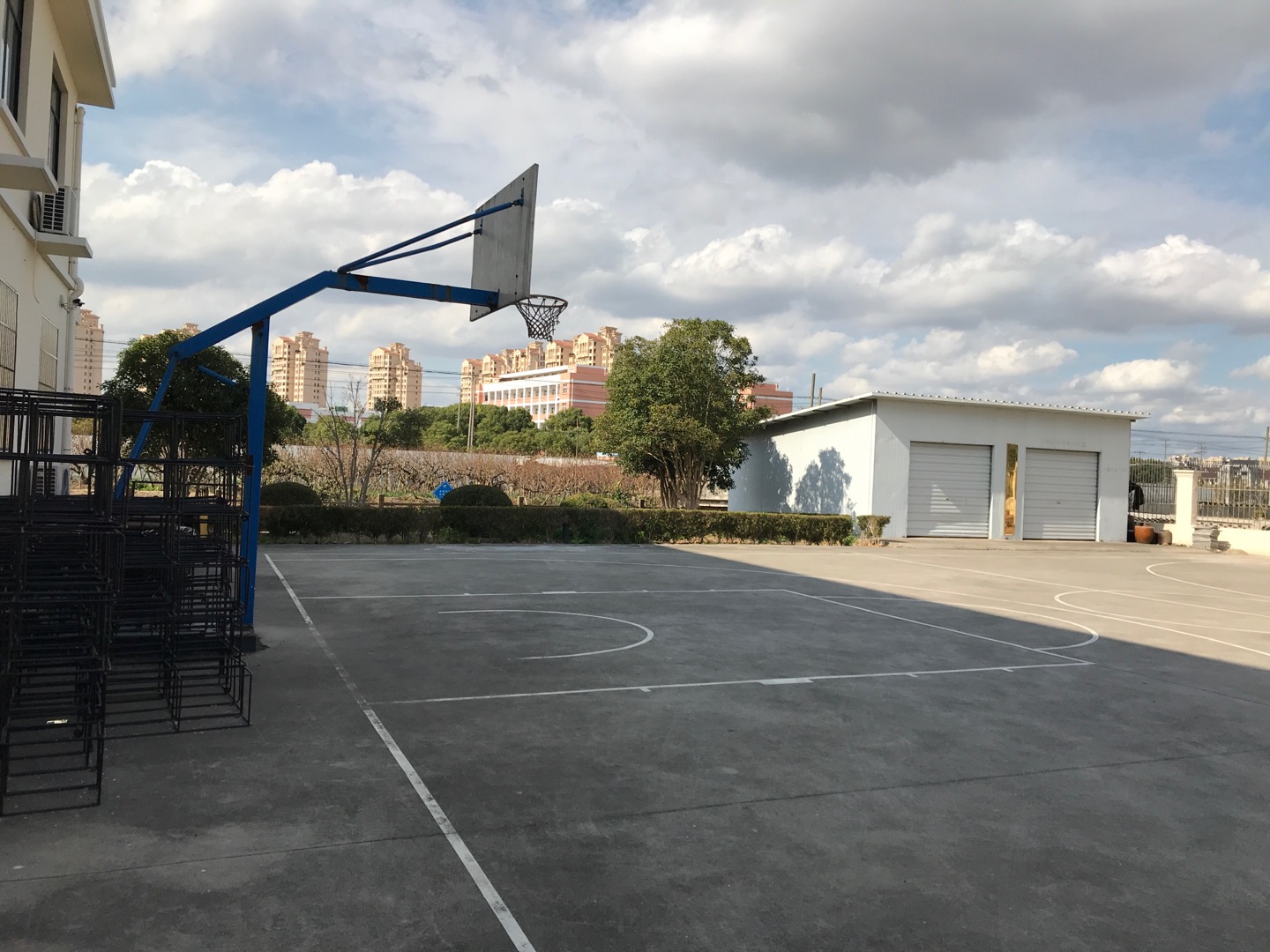 鎮(zhèn)南村籃球場(chǎng)