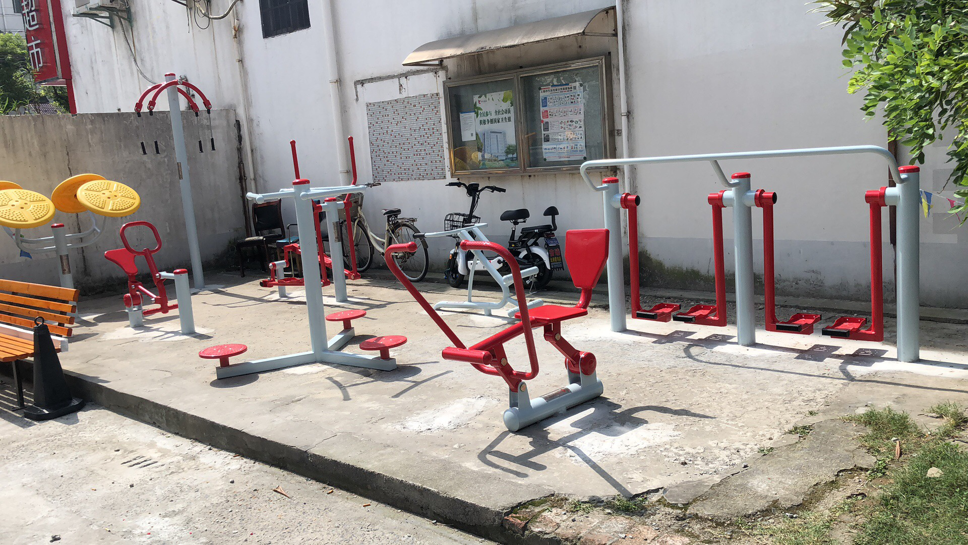 蓮溪一居健身點(diǎn)