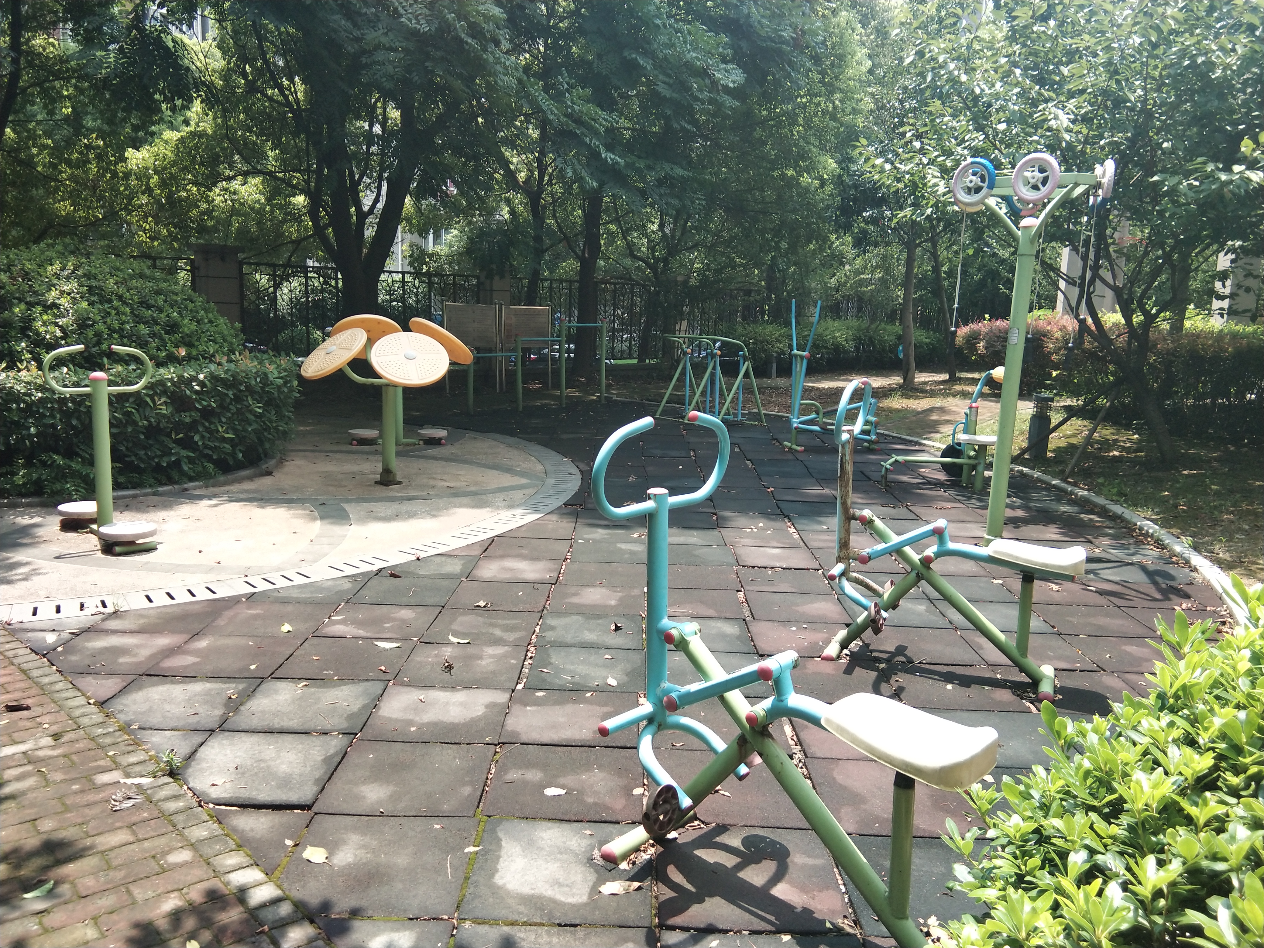 春申麗園健身點(diǎn)