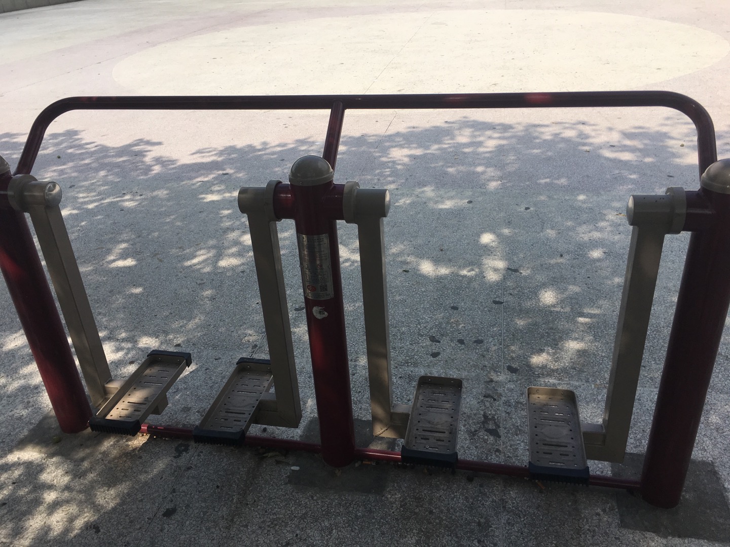 二位太空漫步機(jī)