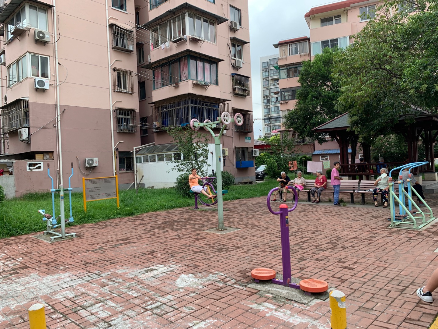 淞南十村居委十村健身點(diǎn)