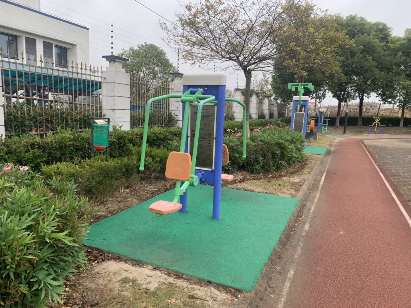 雙立柱前推訓(xùn)練器