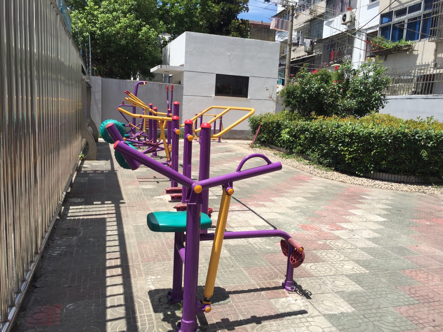 虹橋居委虹梅路2986弄健身點