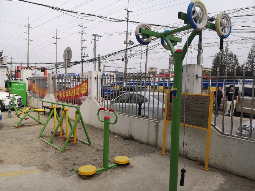 百聯(lián)小區(qū)健身點(diǎn)