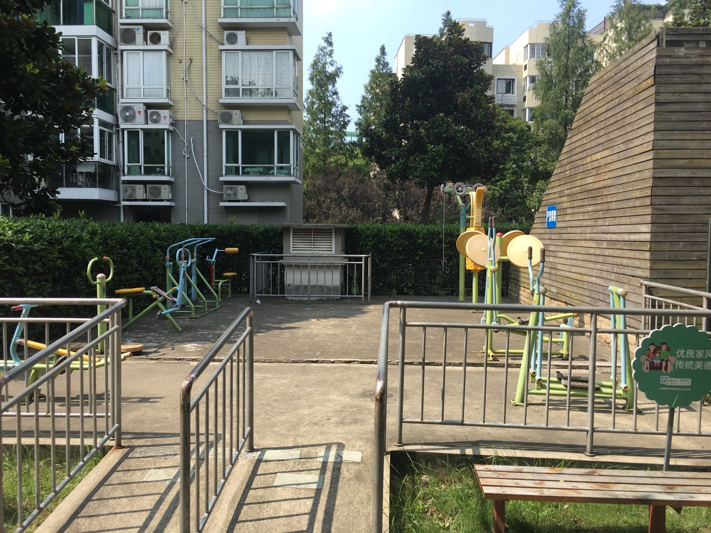 龍柏一村二居委嘉富麗苑小區(qū)點(diǎn)