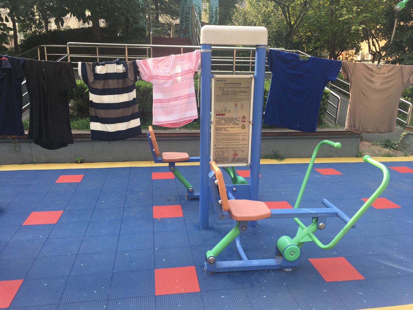 雙立柱平推平拉訓(xùn)練器