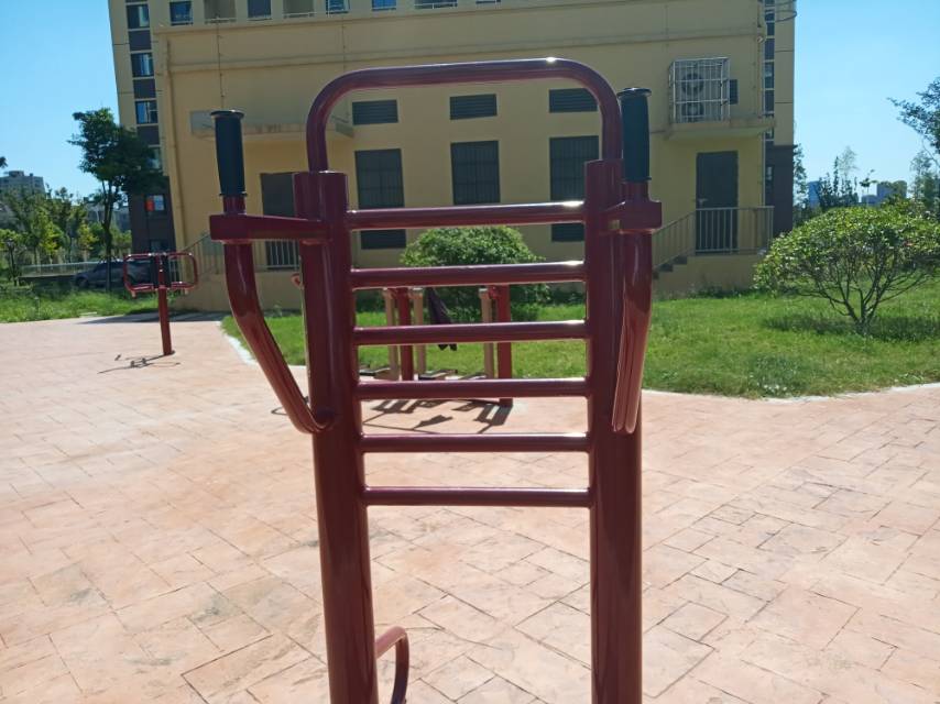 多功能訓(xùn)練器