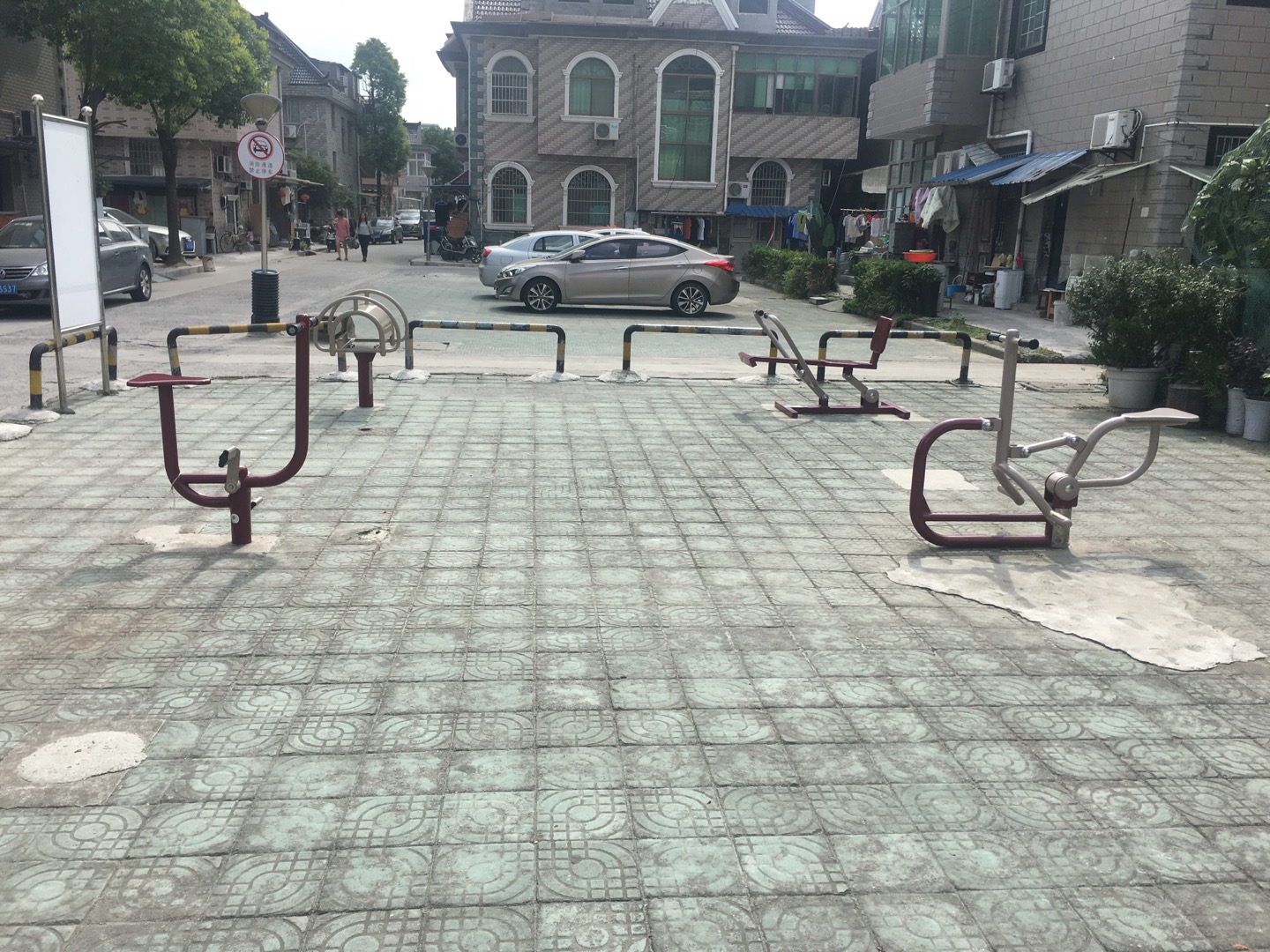 興聯(lián)周家小區(qū)益智健身點(diǎn)