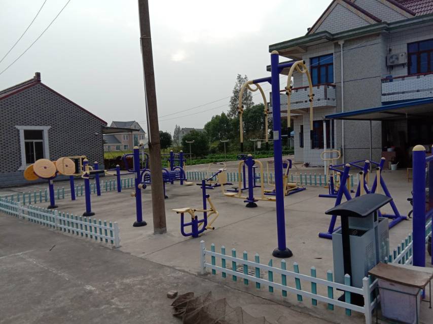 堡鎮(zhèn)四滧村27隊(duì)健身點(diǎn)